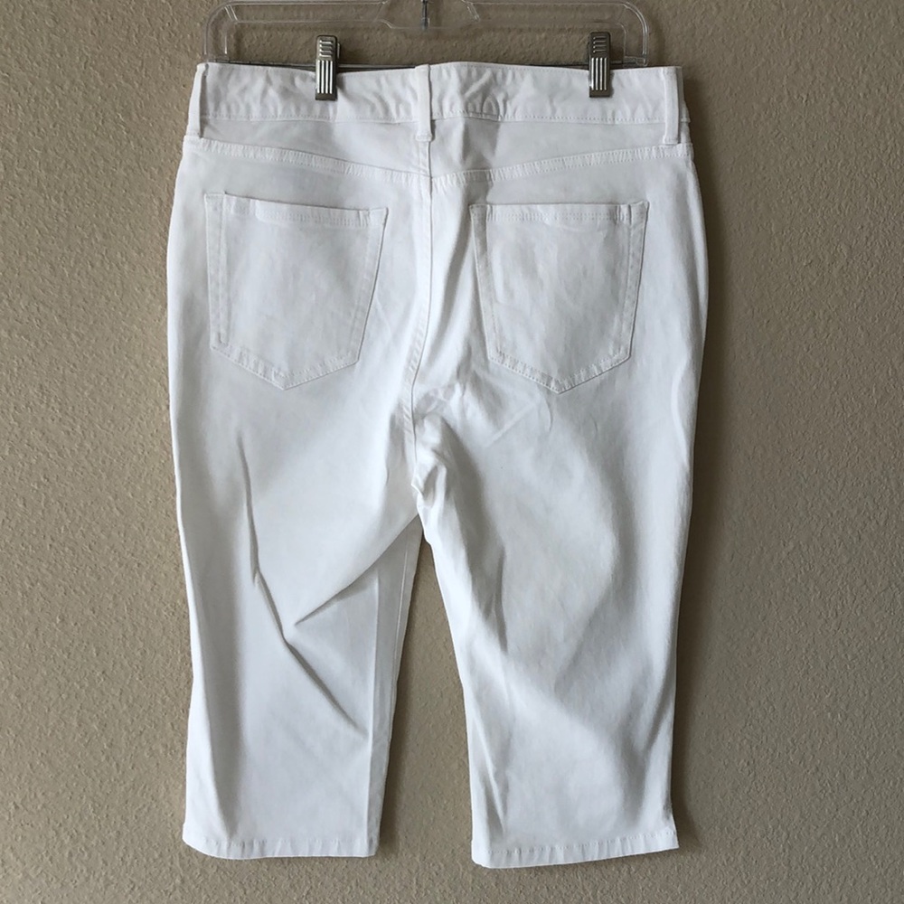 NWT Charter Club White Capri Pants Size 10P - Picture 2 of 5